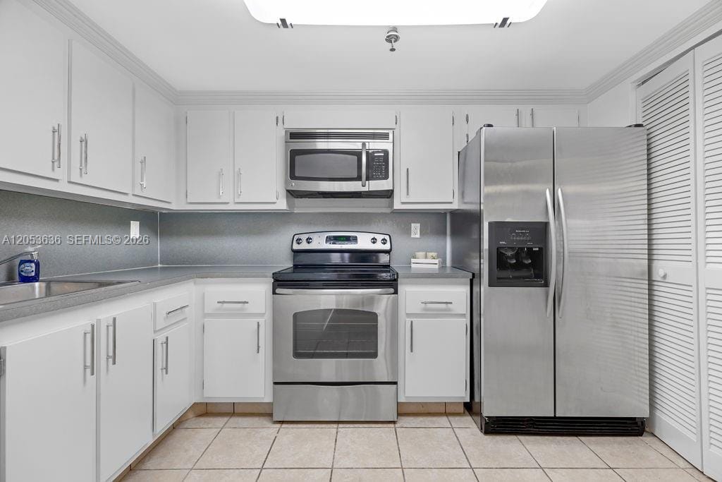 2625 Collins Avenue 702, Miami Beach, FL 33140 photo 9