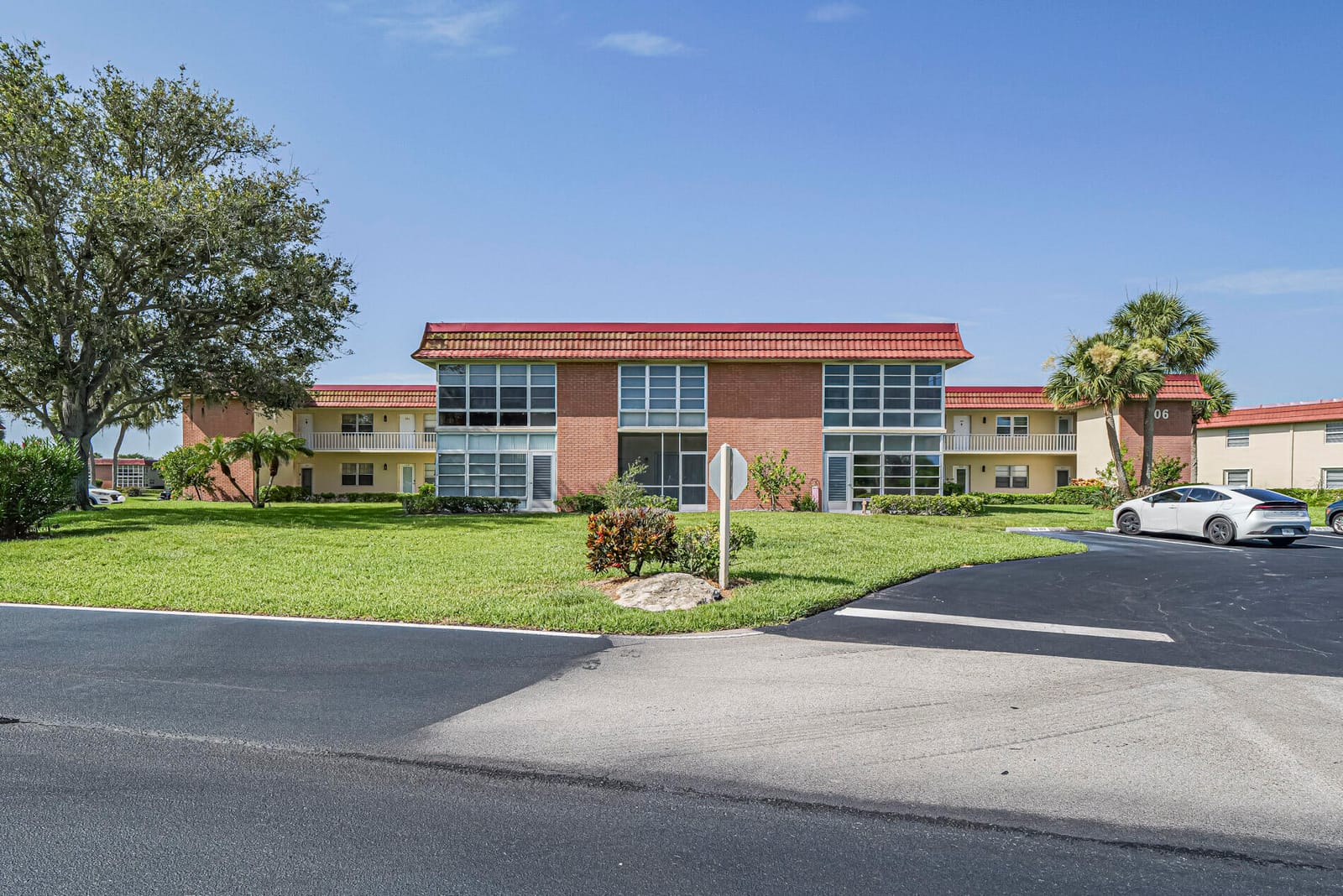 106 Spring Lake Court 201, Vero Beach, FL 32962 photo 23