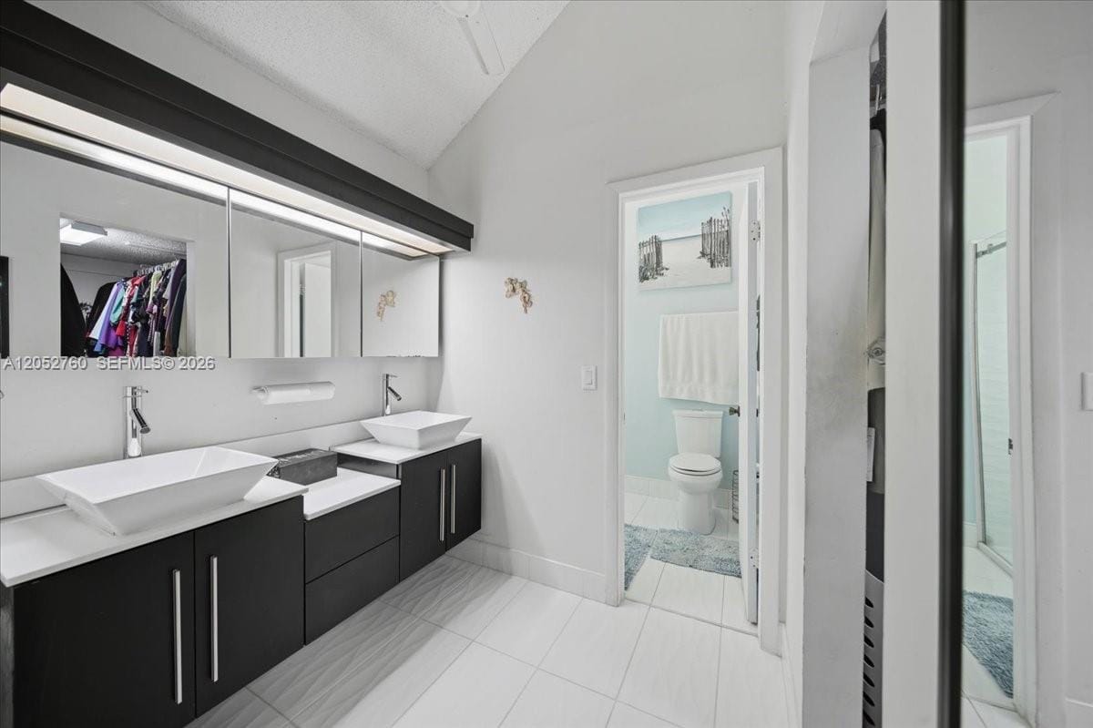 9050 Crescent Drive — photo 4