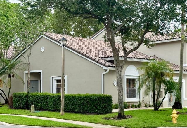 13219 NW 7TH Manor, Lago West Subdivision, Plantation, FL