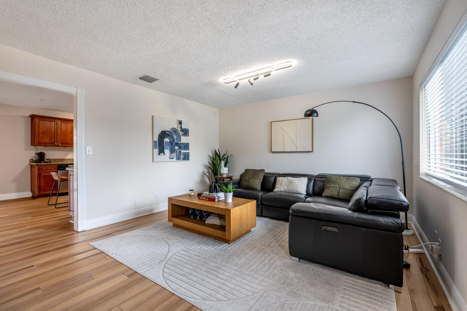 4317 APPLECREST Drive — photo 4