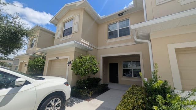 2900 NW TREVISO Circle, Port St. Lucie, FL 34986
