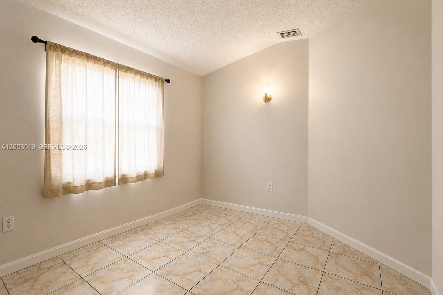 940 NE 212th Terrace 940-01 — photo 12