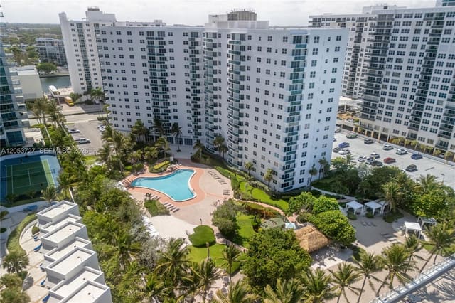 3001 S Ocean Drive 317, Hollywood, FL 33019