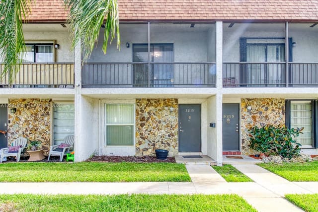 5215 SW 40th Avenue 48, Dania Beach, FL 33314
