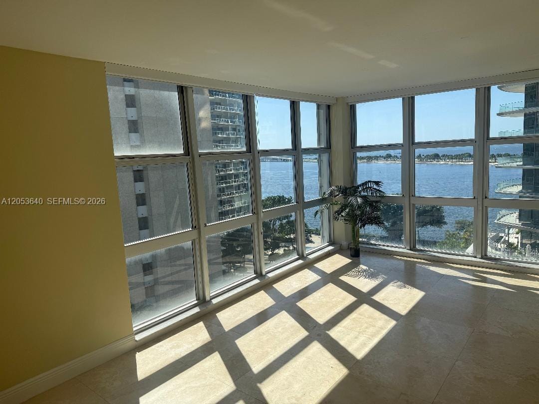 145 SE 25th Road 1003, Miami, FL 33129