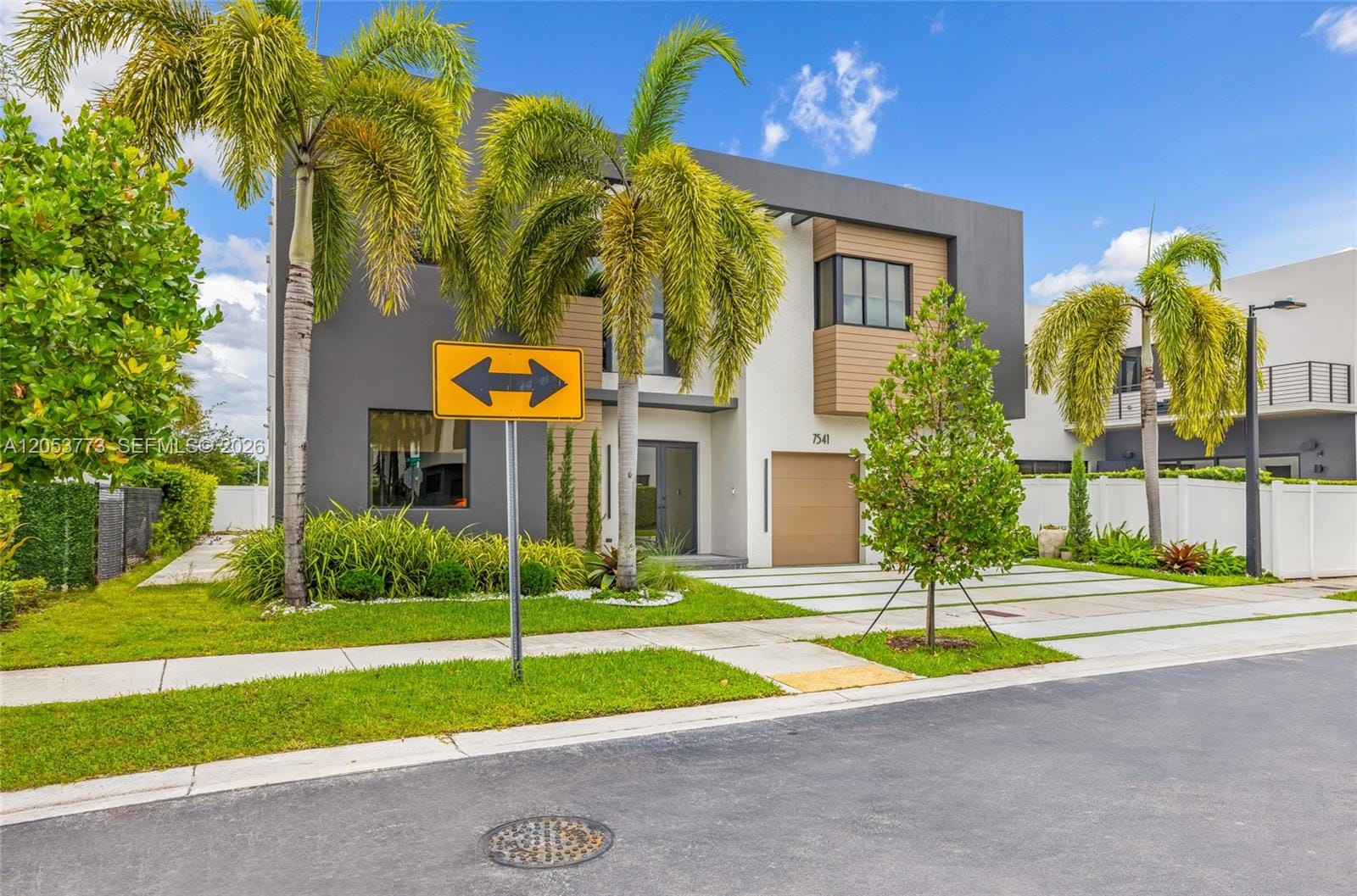 7541 NW 100th Avenue, Doral, FL 33178