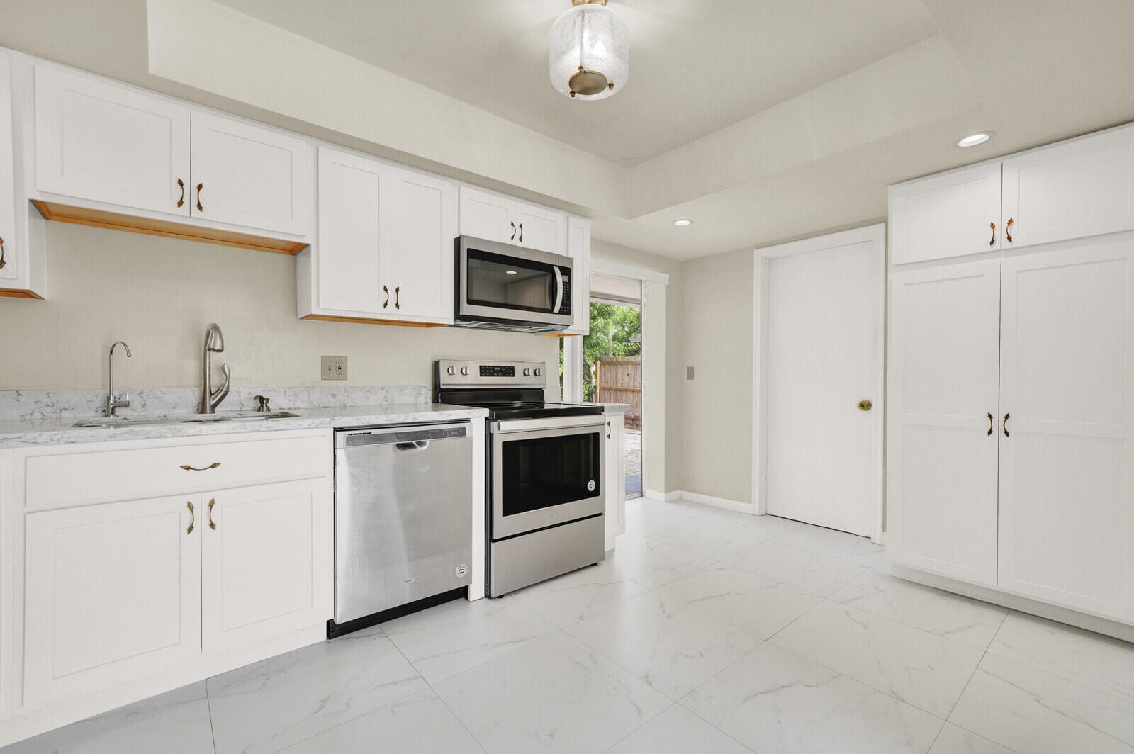 22229 SW 65TH Terrace — photo 6