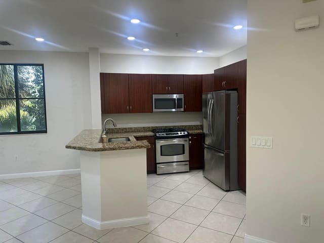 3020 NW 125th Avenue 315, Villa Flora, Sunrise, FL