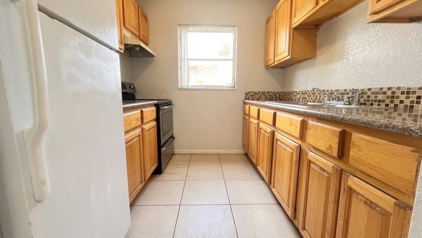 200 Croton Avenue 111, Lantana, FL 33462 photo 2