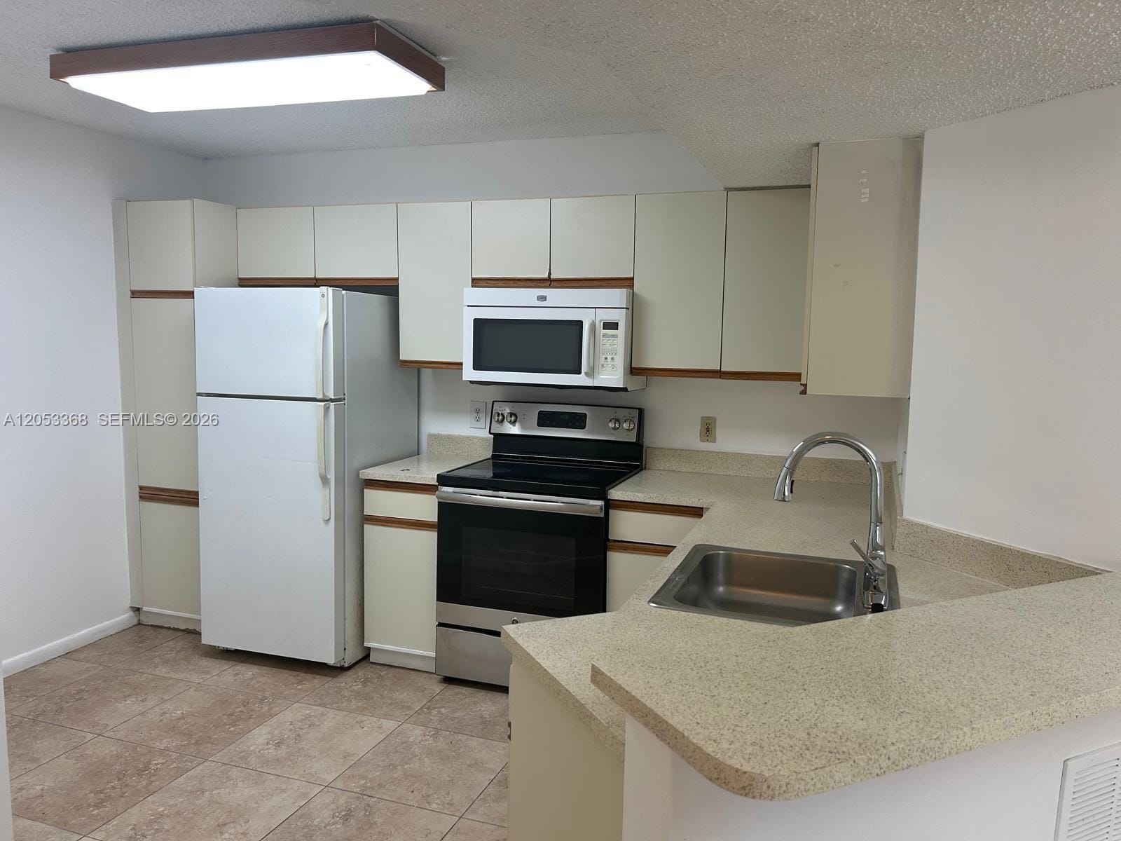 8851 Wiles Road 208 — photo 4