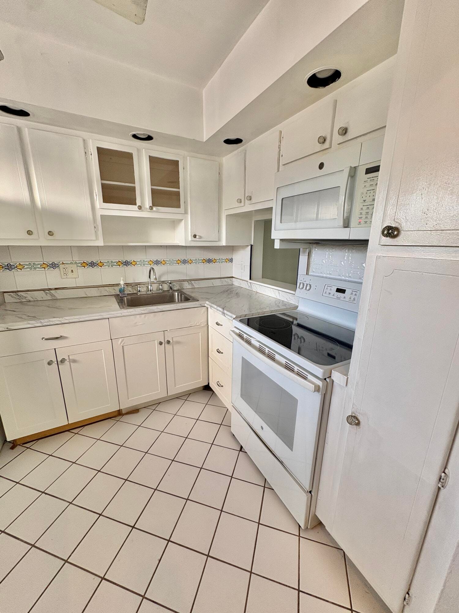 209 OXFORD 200 — photo 3