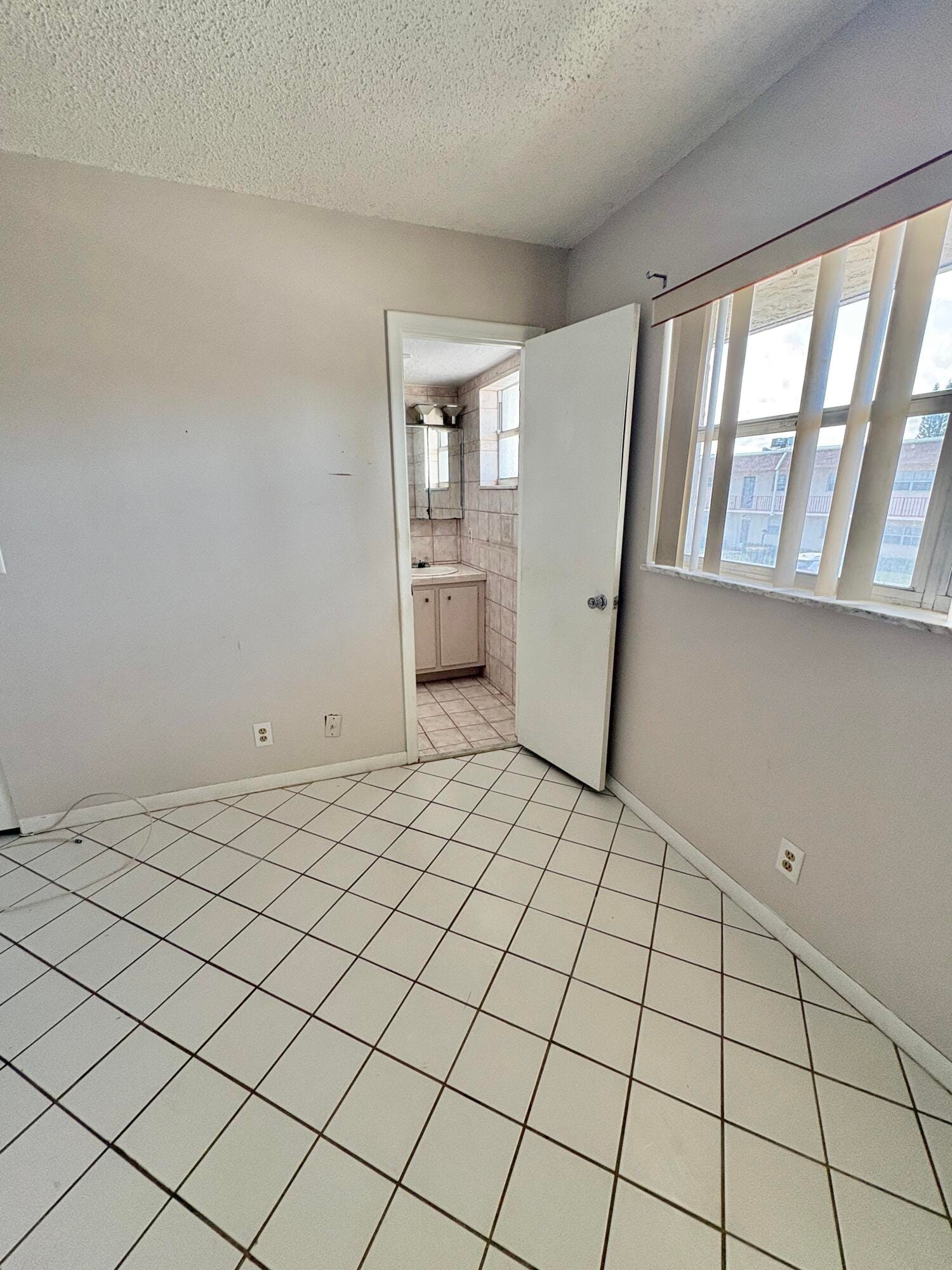 209 OXFORD 200 — photo 5