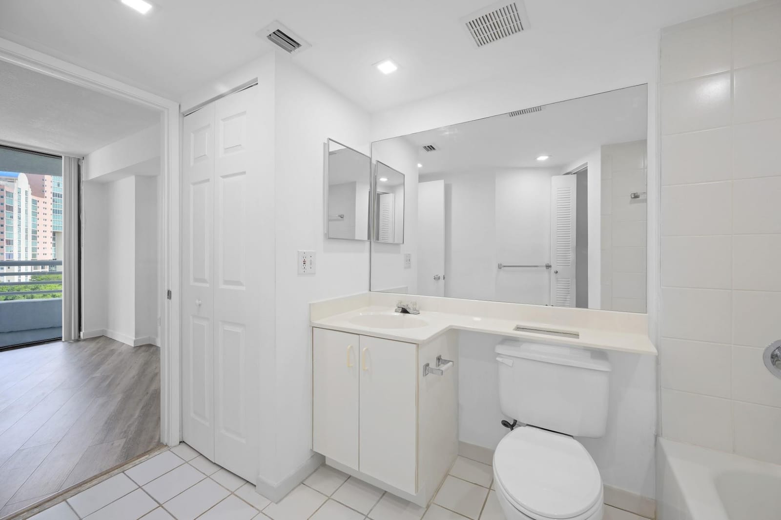 3300 NE 192ND Street 915 — photo 9