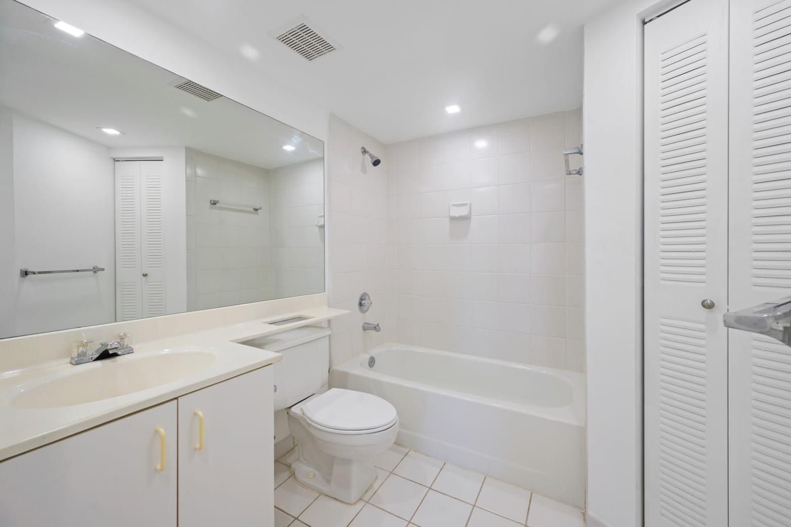3300 NE 192ND Street 915 — photo 10