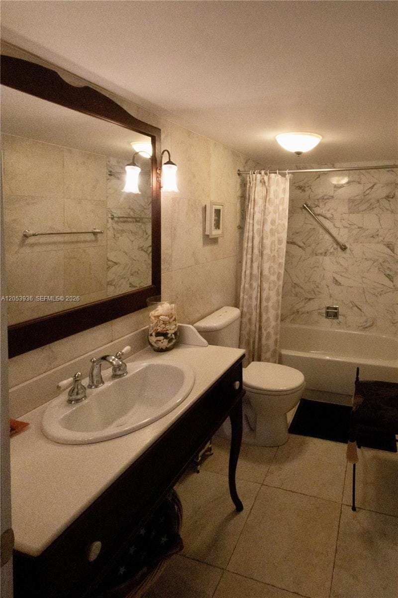 2555 Collins Avenue 308, Miami Beach, FL 33140 photo 13