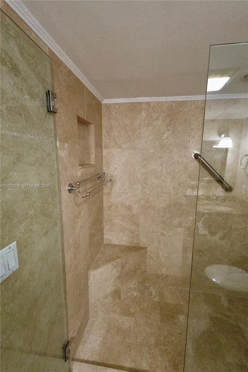2555 Collins Avenue 308 — photo 10