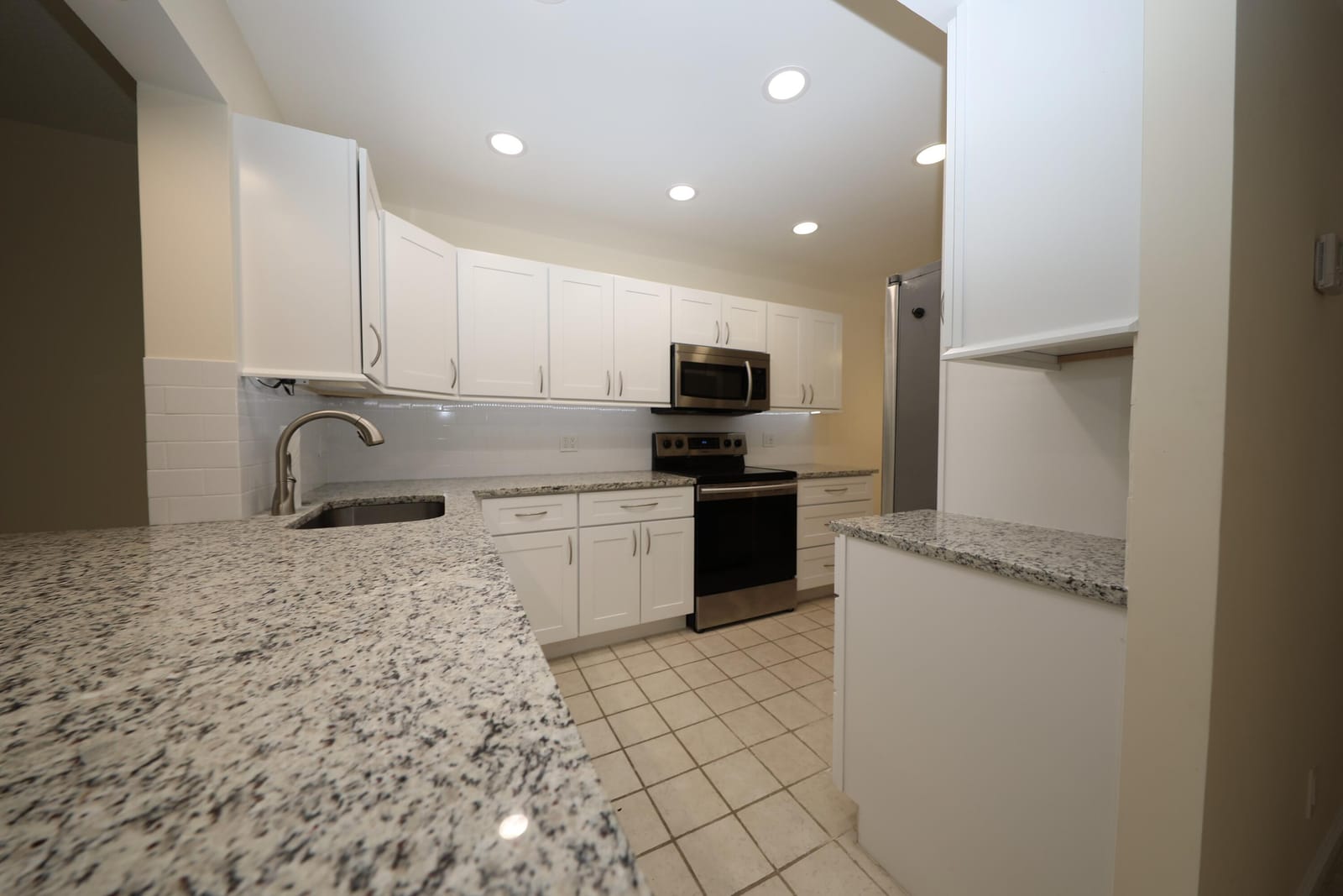 10187 Mangrove Drive 104, Boynton Beach, FL 33437 photo 4