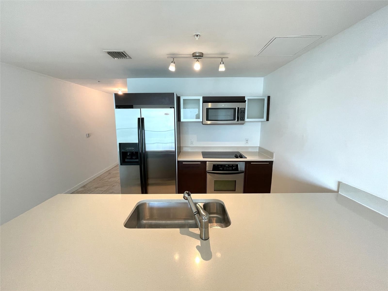 1900 N BAYSHORE Drive 1709 — photo 2