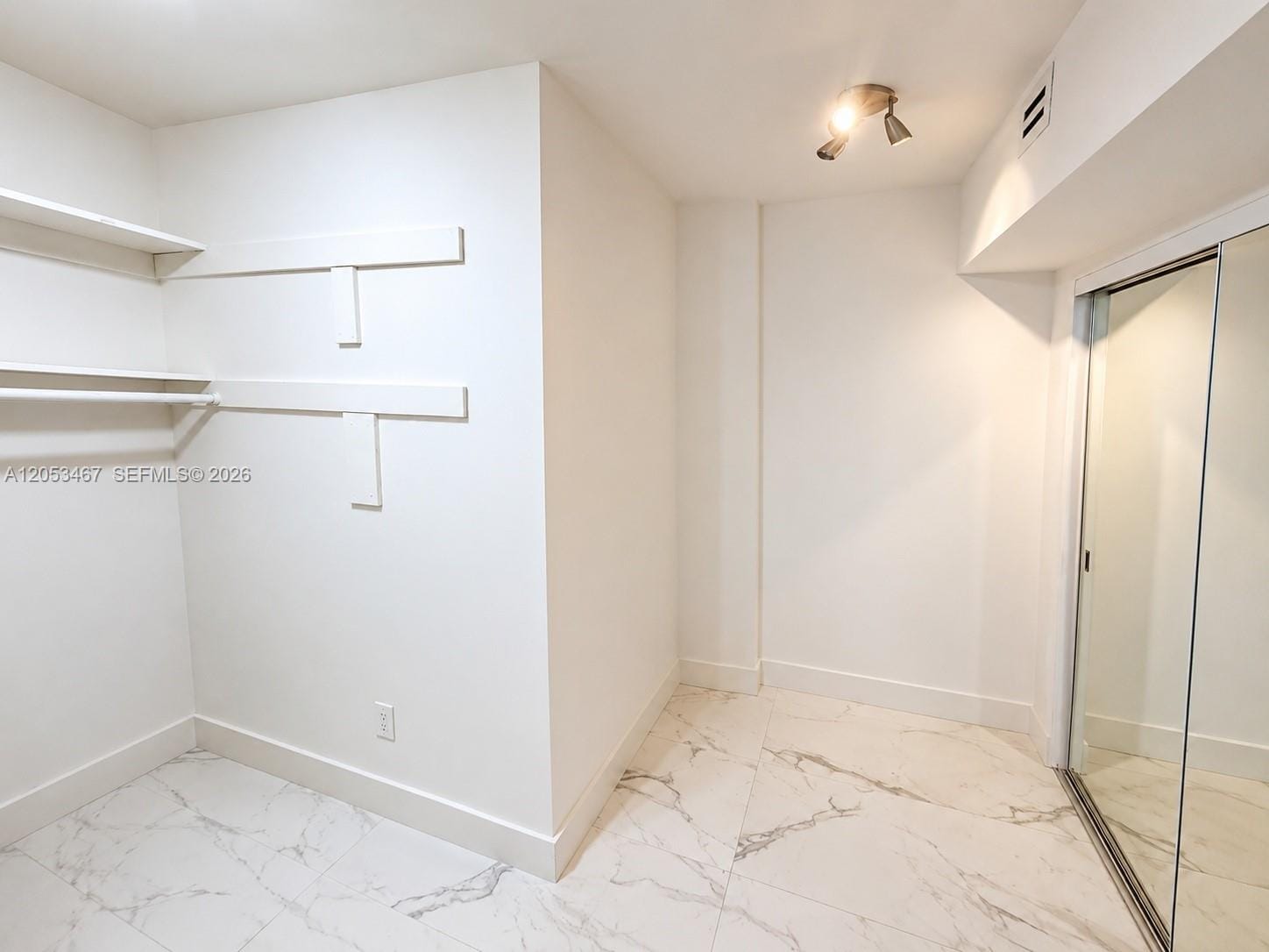 1750 NE 191st Street 605-1 — photo 11