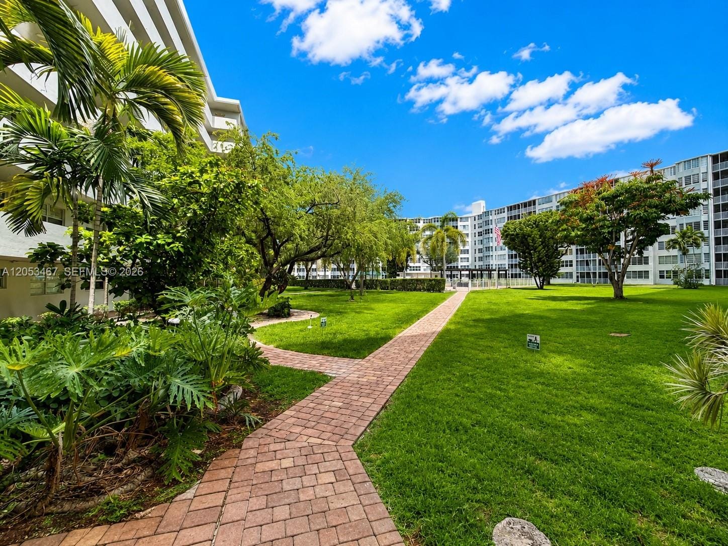 1750 NE 191st Street 605-1, Miami, FL 33179 photo 20