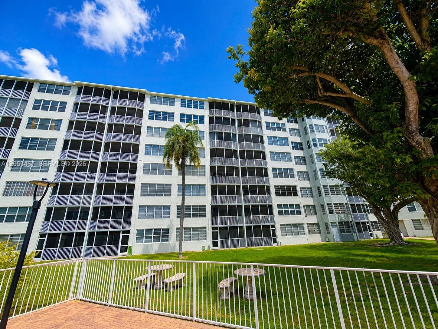 1750 NE 191st Street 605-1, Miami, FL 33179 photo 24