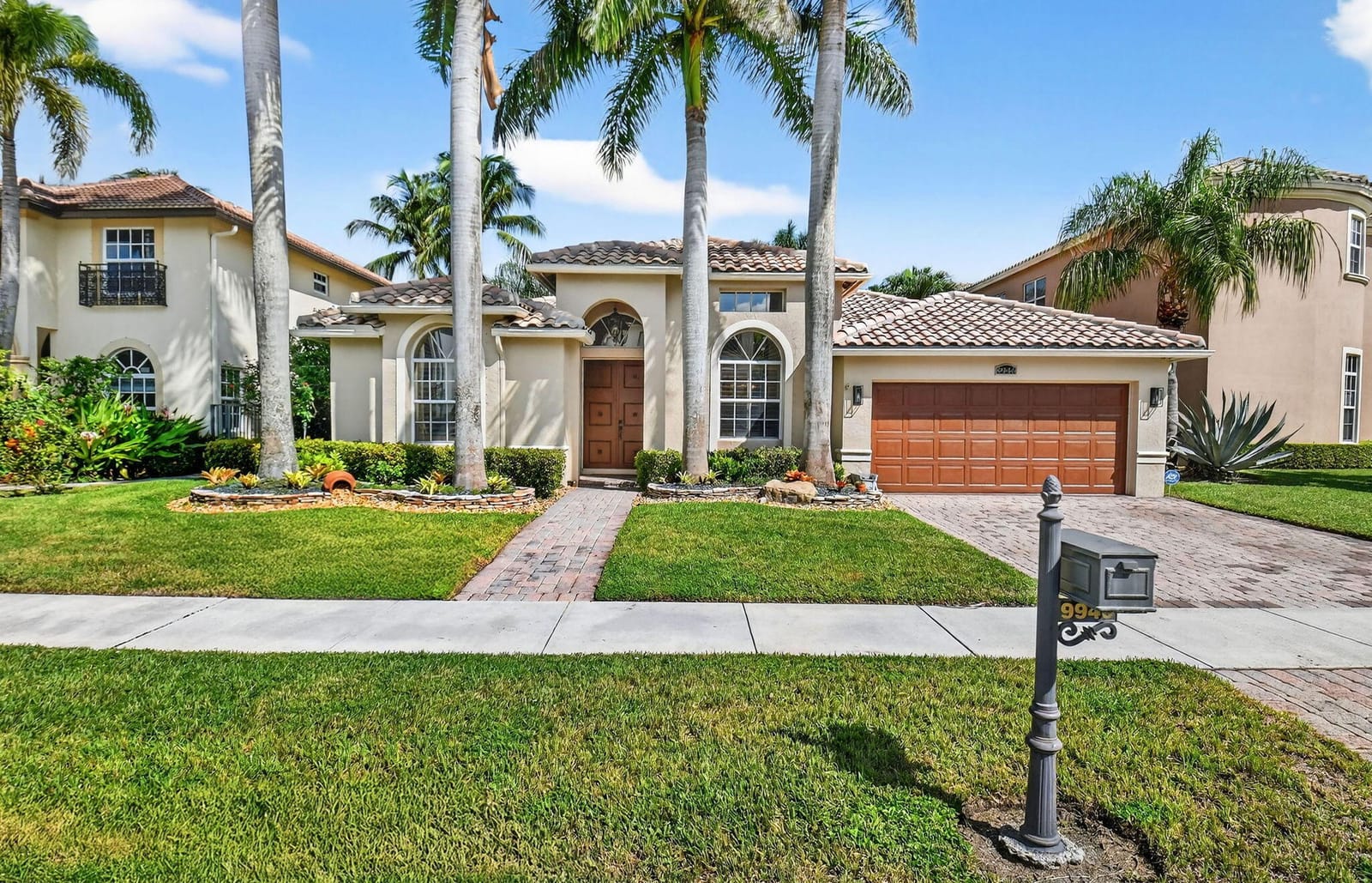 Pending home at 9946 Coronado Lake Drive, Boynton Beach, FL 33437