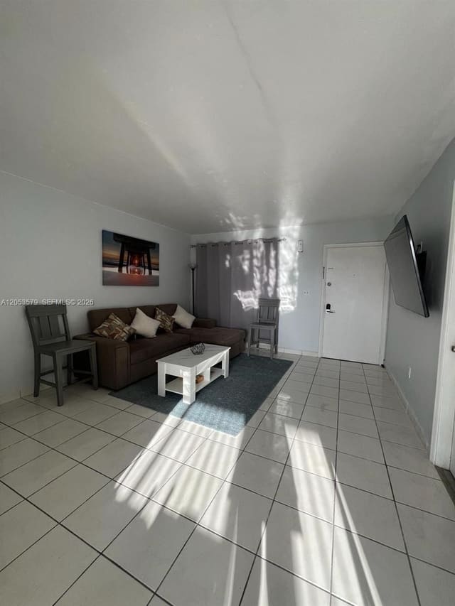 8615 NW 8th Street 414, Miami, FL 33126