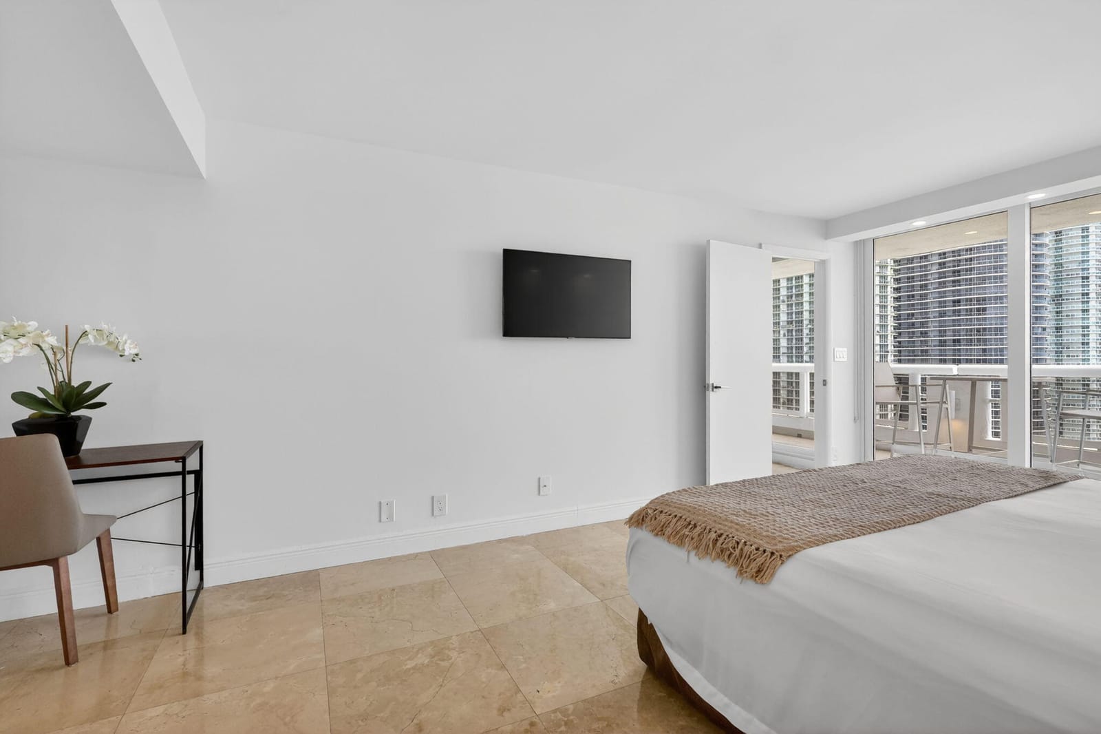 1717 N BAYSHORE Drive A-2935, Miami, FL 33132 photo 24