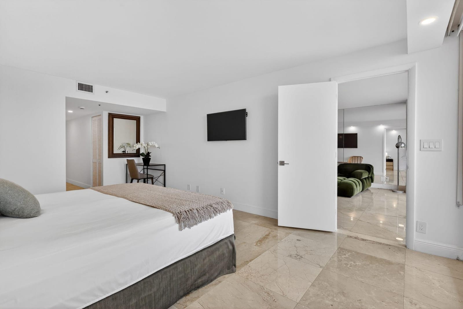 1717 N BAYSHORE Drive A-2935, Miami, FL 33132 photo 26