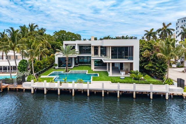 102 Basin Drive, Delray Beach, FL 33483