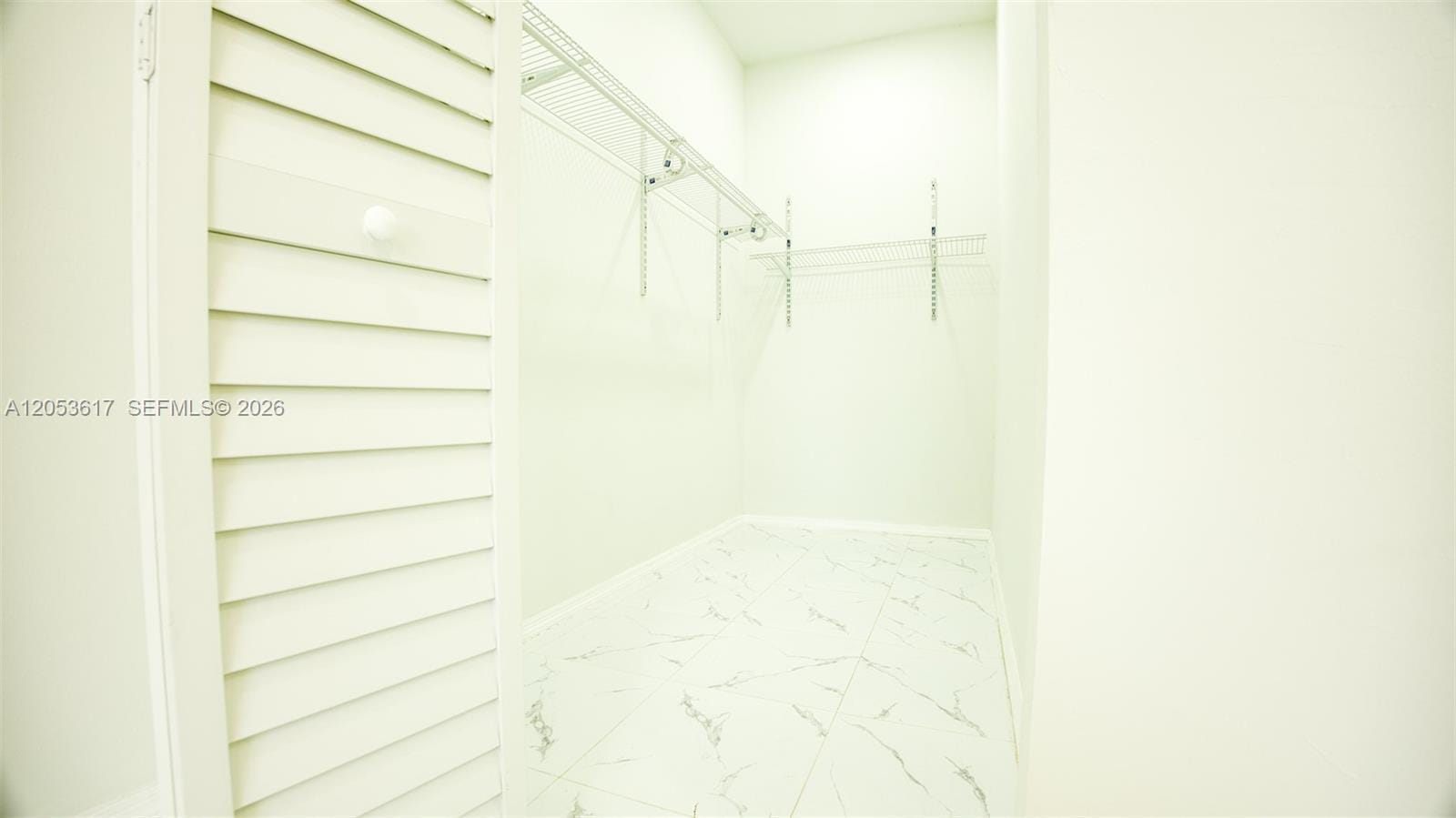 2524 Lakeview Drive — photo 11
