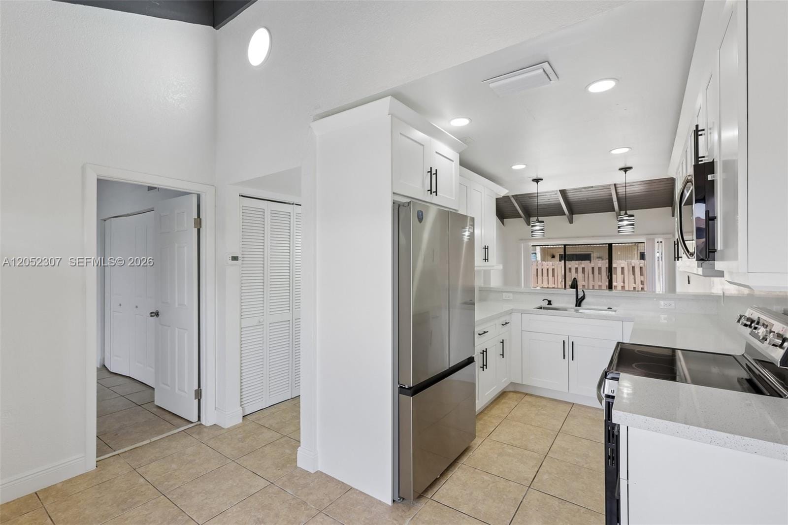 2112 SW 81st Way — photo 8