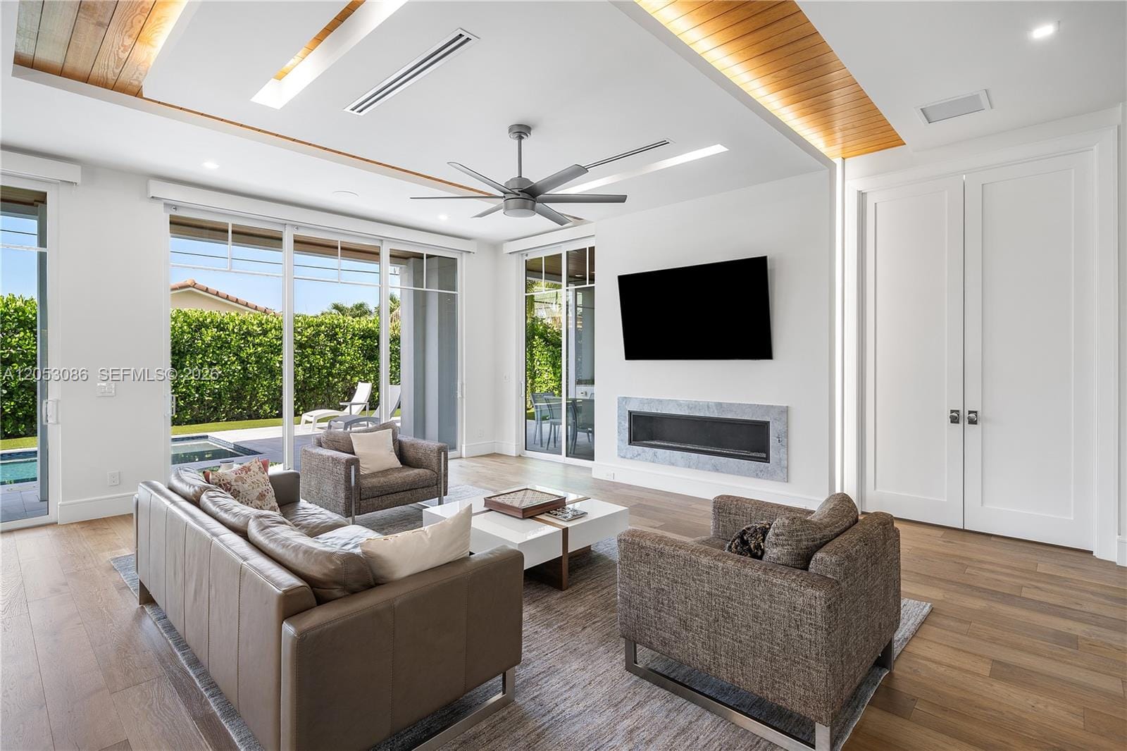 728 Malaga Drive — photo 8