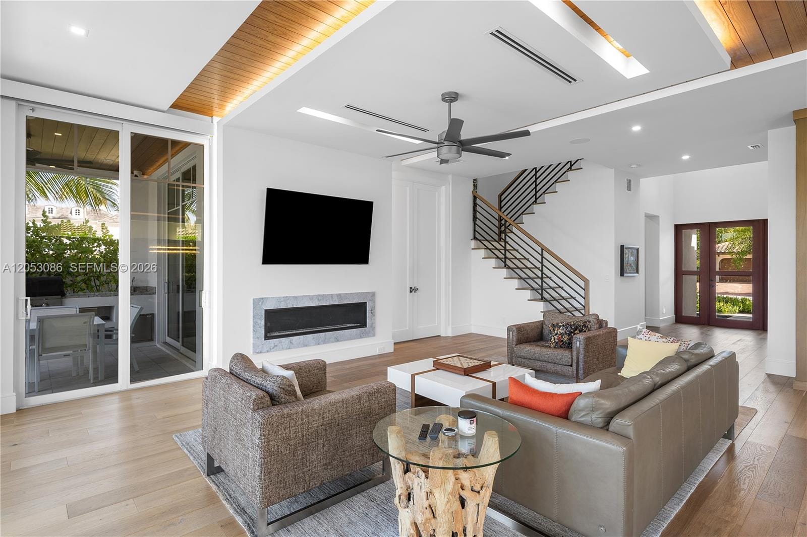 728 Malaga Drive — photo 9