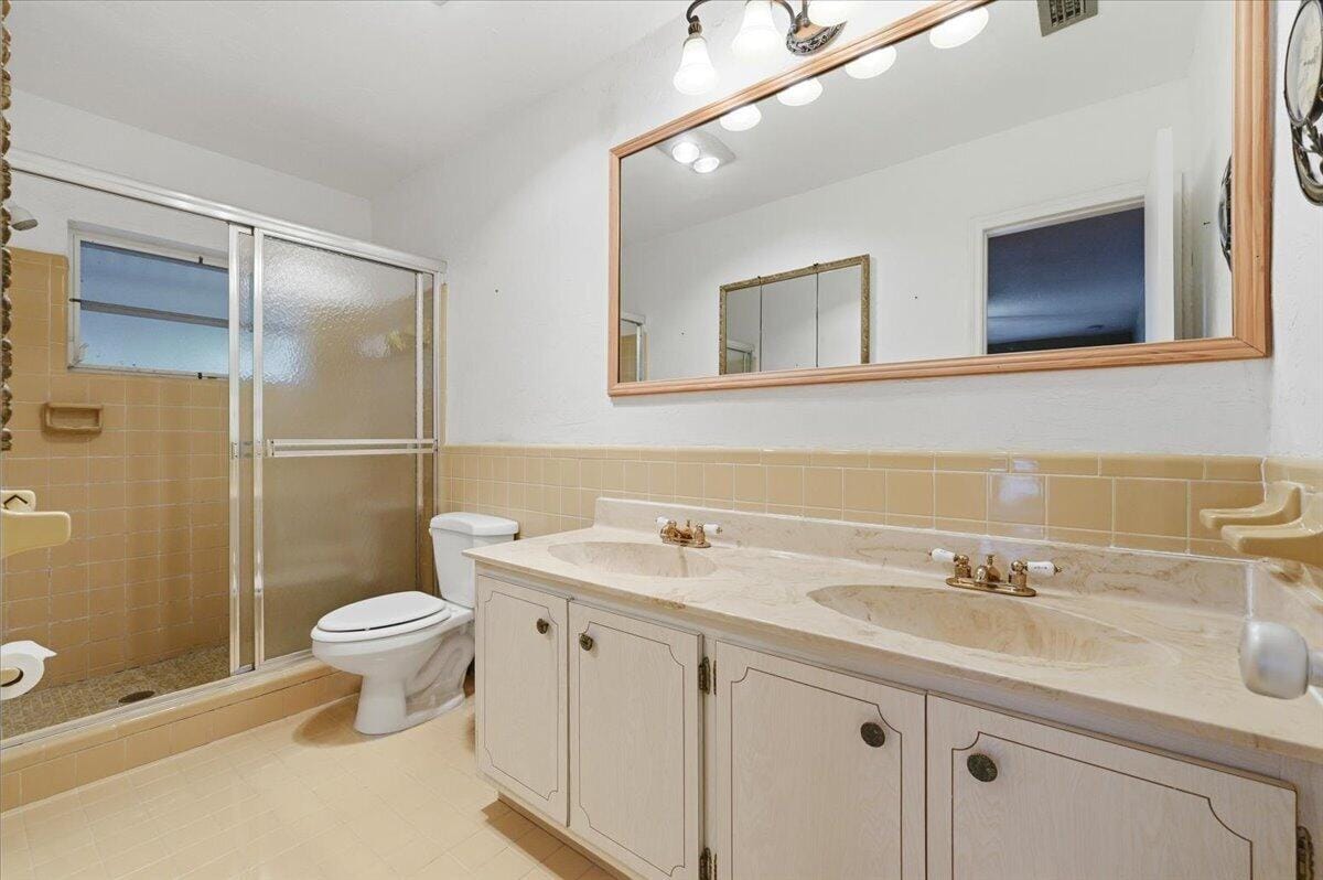 9401 NW 70 Place — photo 6