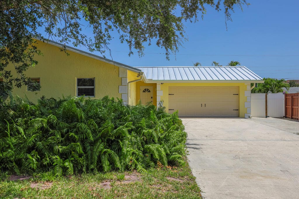 384 NW 23rd Street