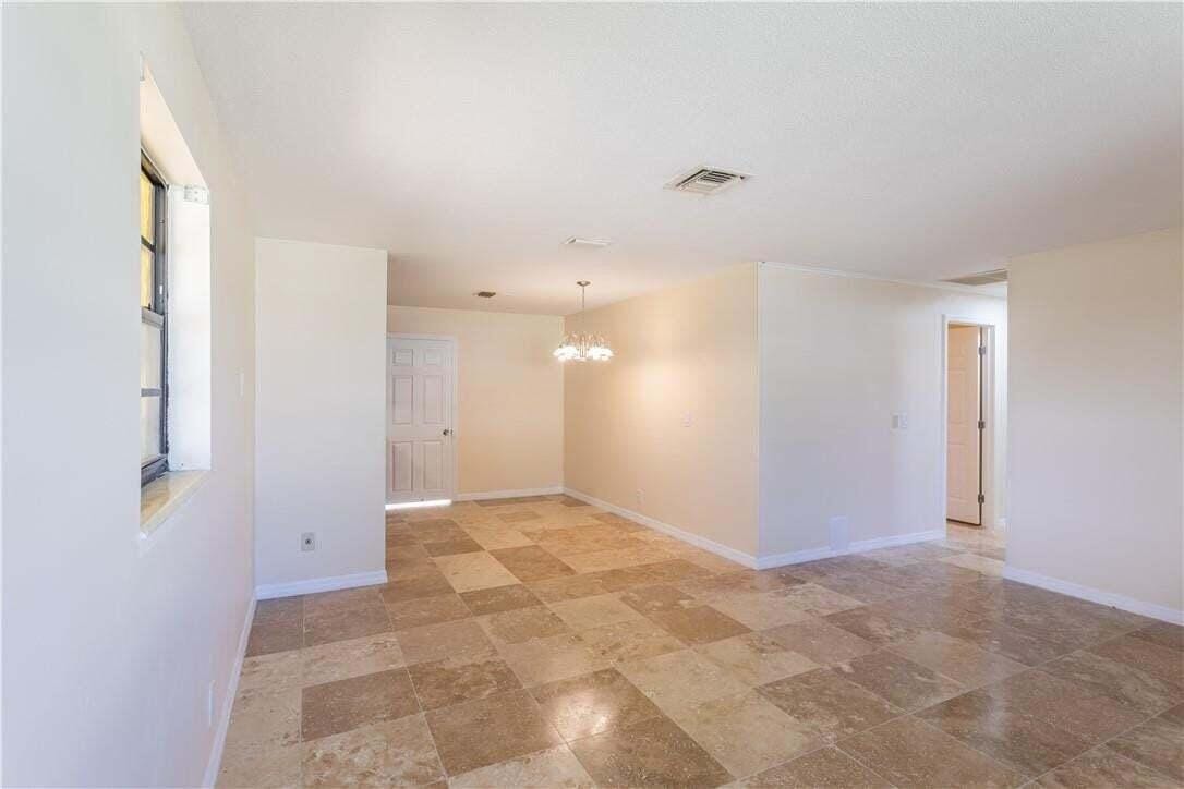 1131 W 1st Street — photo 4
