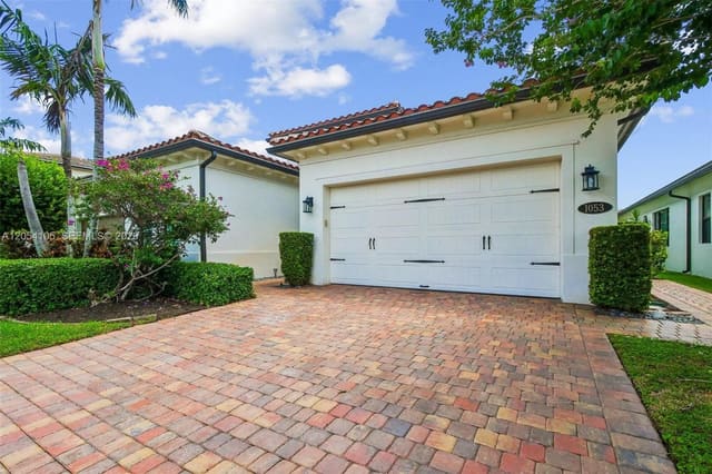 1053 SW 113th Way, Pembroke Lakes South, Pembroke Pines, FL