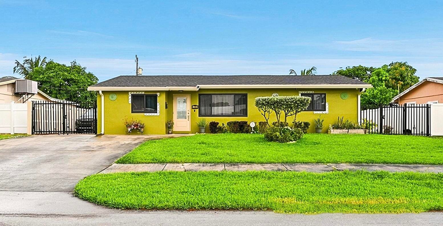1310 SW 7th Avenue, Deerfield Beach, FL 33441 photo 1