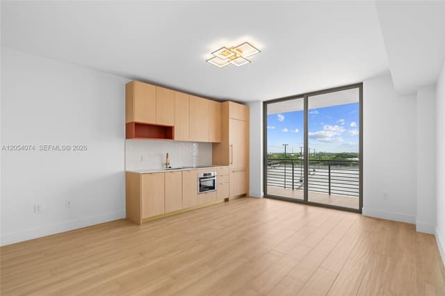 90 NE 32nd Street 722, Miami, FL 33137