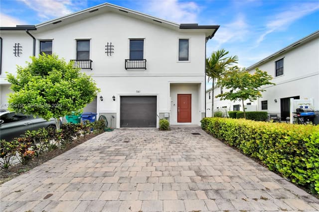 1161 SW 8th Avenue, Florida City, FL 33034