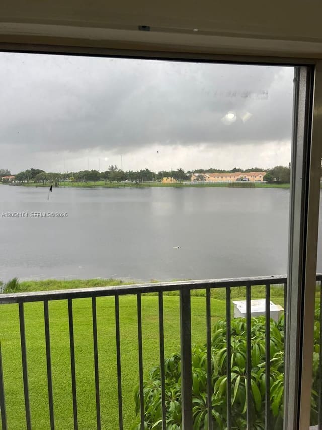 8720 N Sherman Circle 303, Miramar, FL 33025