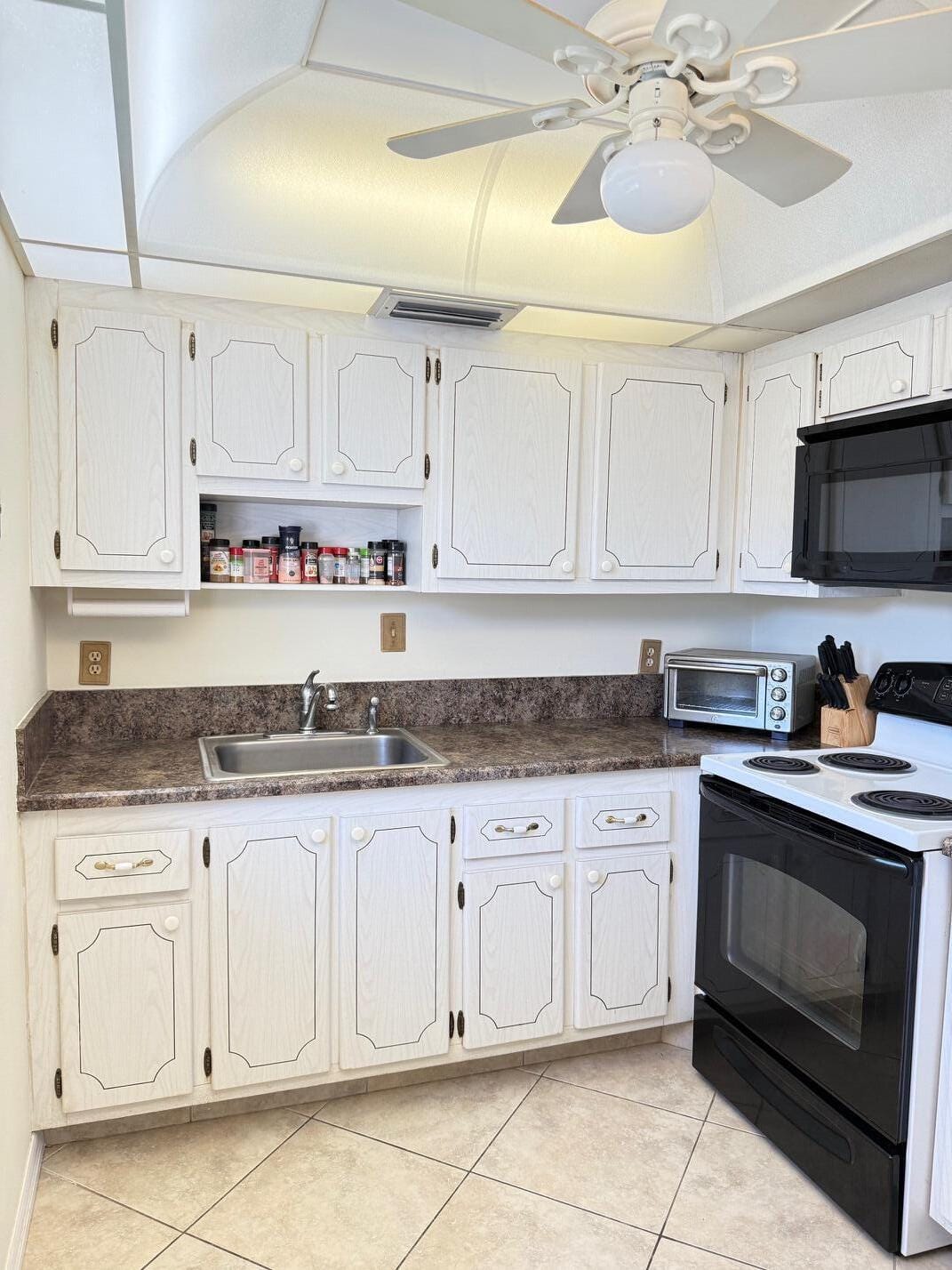 276 Saxony F, Delray Beach, FL 33446