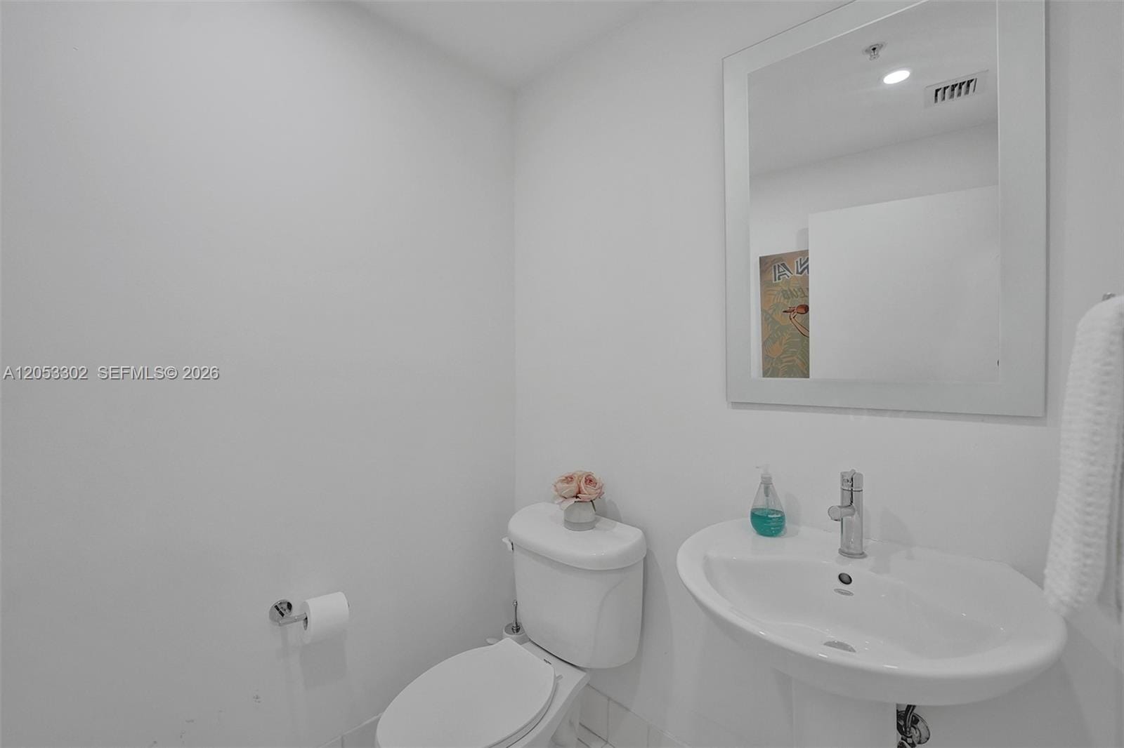 601 NE 36th Street 811 — photo 10