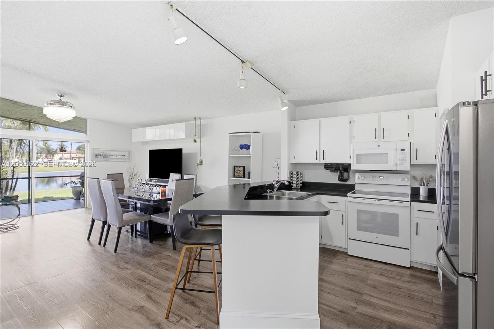502 Woodgate Circle B — photo 4