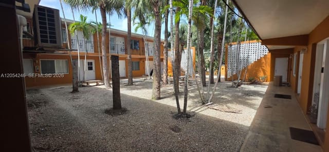 7901 SW 64th Avenue 4, South Miami, FL 33143