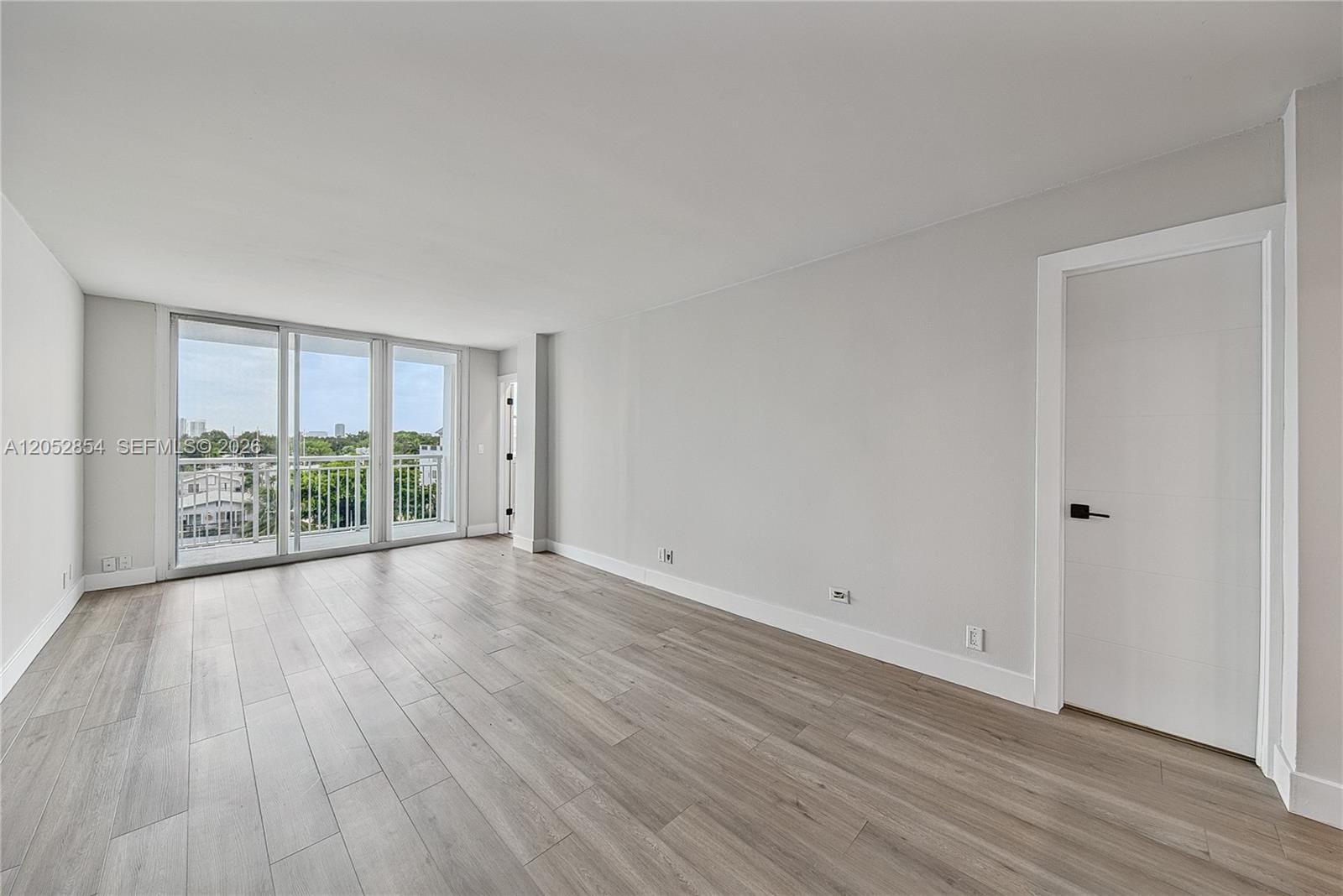 155 Isle Of Venice Drive 602 — photo 2