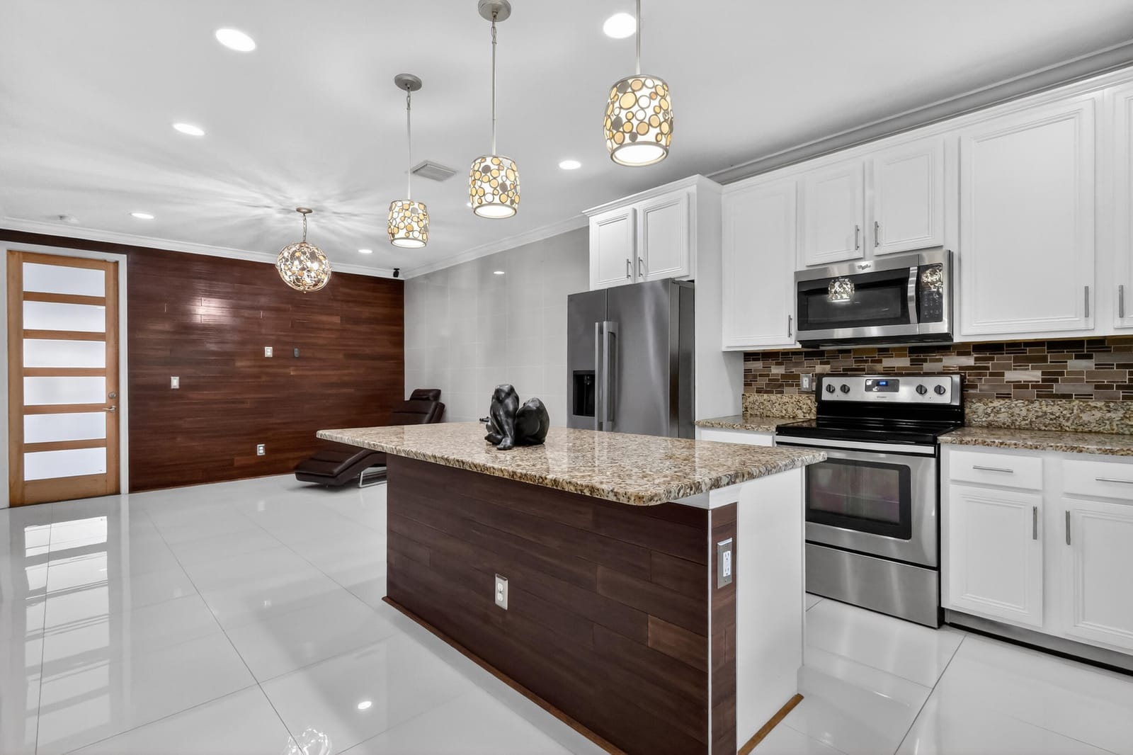 3106 Waterside Circle — photo 3