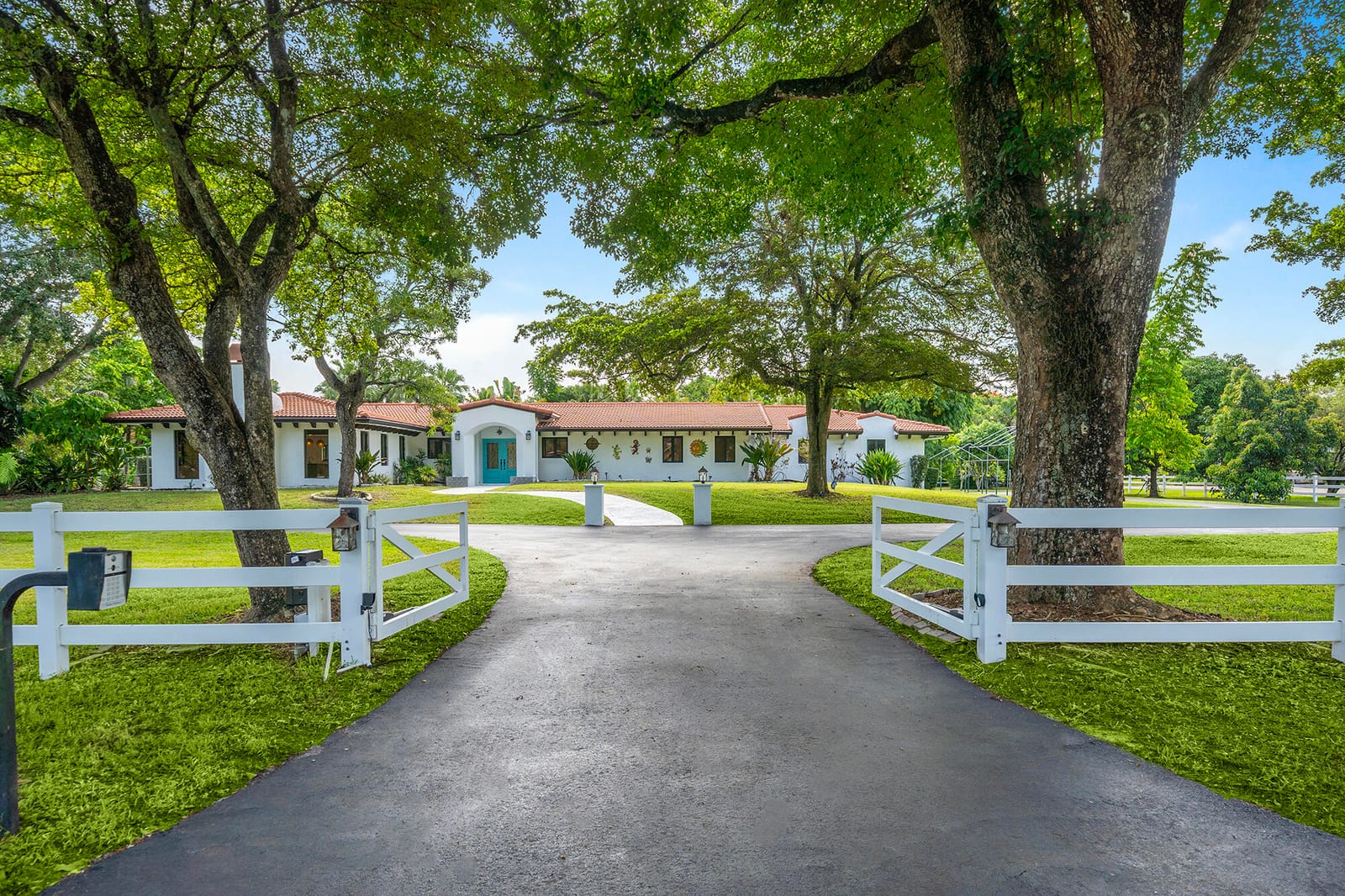 4950 Thoroughbred Lane, Southwest Ranches, FL 33330